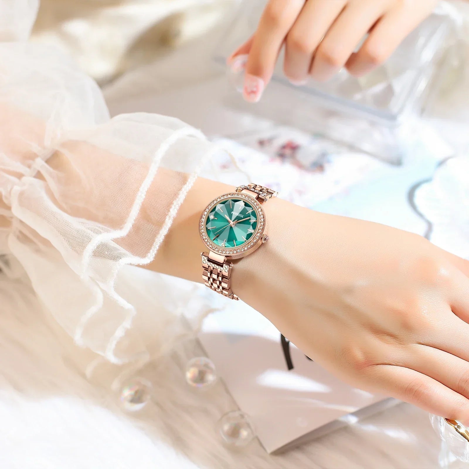 NIBOSI 2622 — Elegant Zircon Women's Quartz Watch